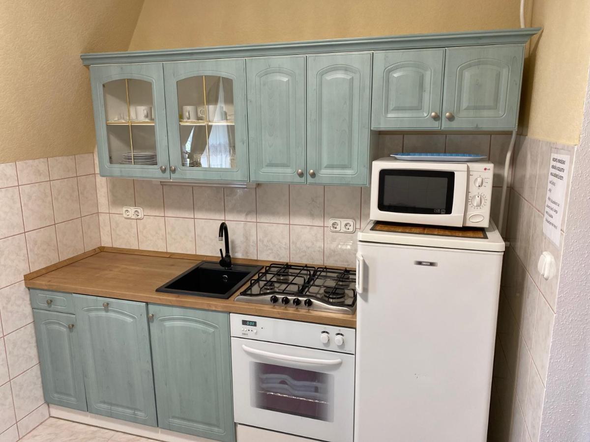 Apartament Sarga-Kek Haz Vonyarcvashegy Zewnętrze zdjęcie